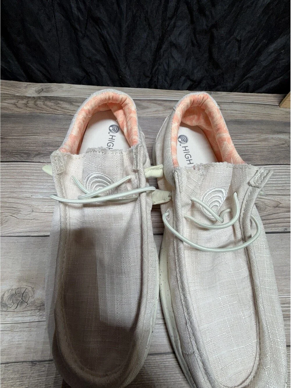 High Tide Women’s loafer Shoes Cream Fabric Size 8
